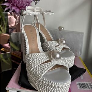 NWT Gianni Bini Kemara Two | Pearl Bridal Platform Heels